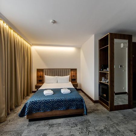Sleep&Fly Okecie Warsaw Airport B&B 외부 사진