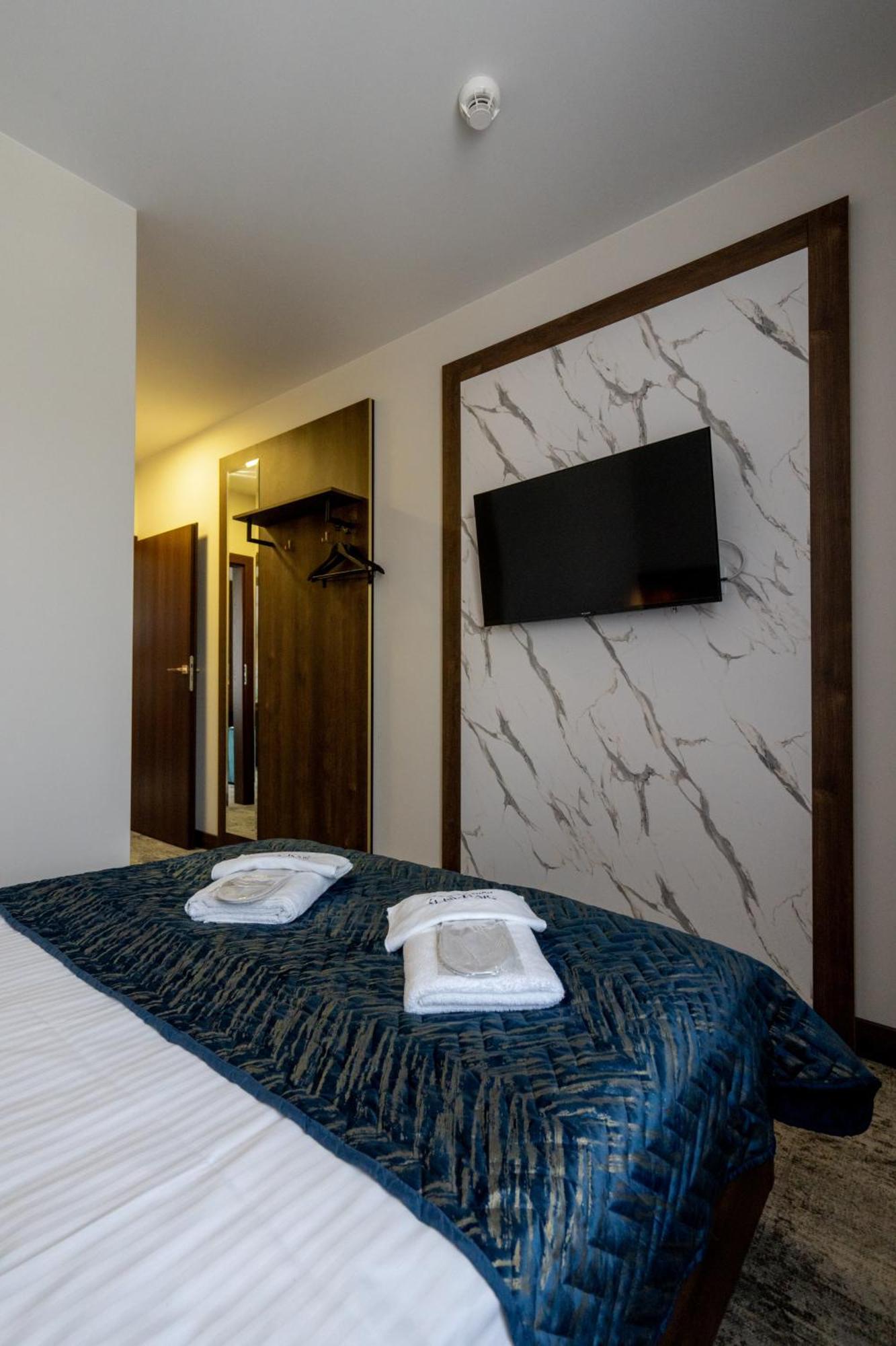 Sleep&Fly Okecie Warsaw Airport B&B 외부 사진