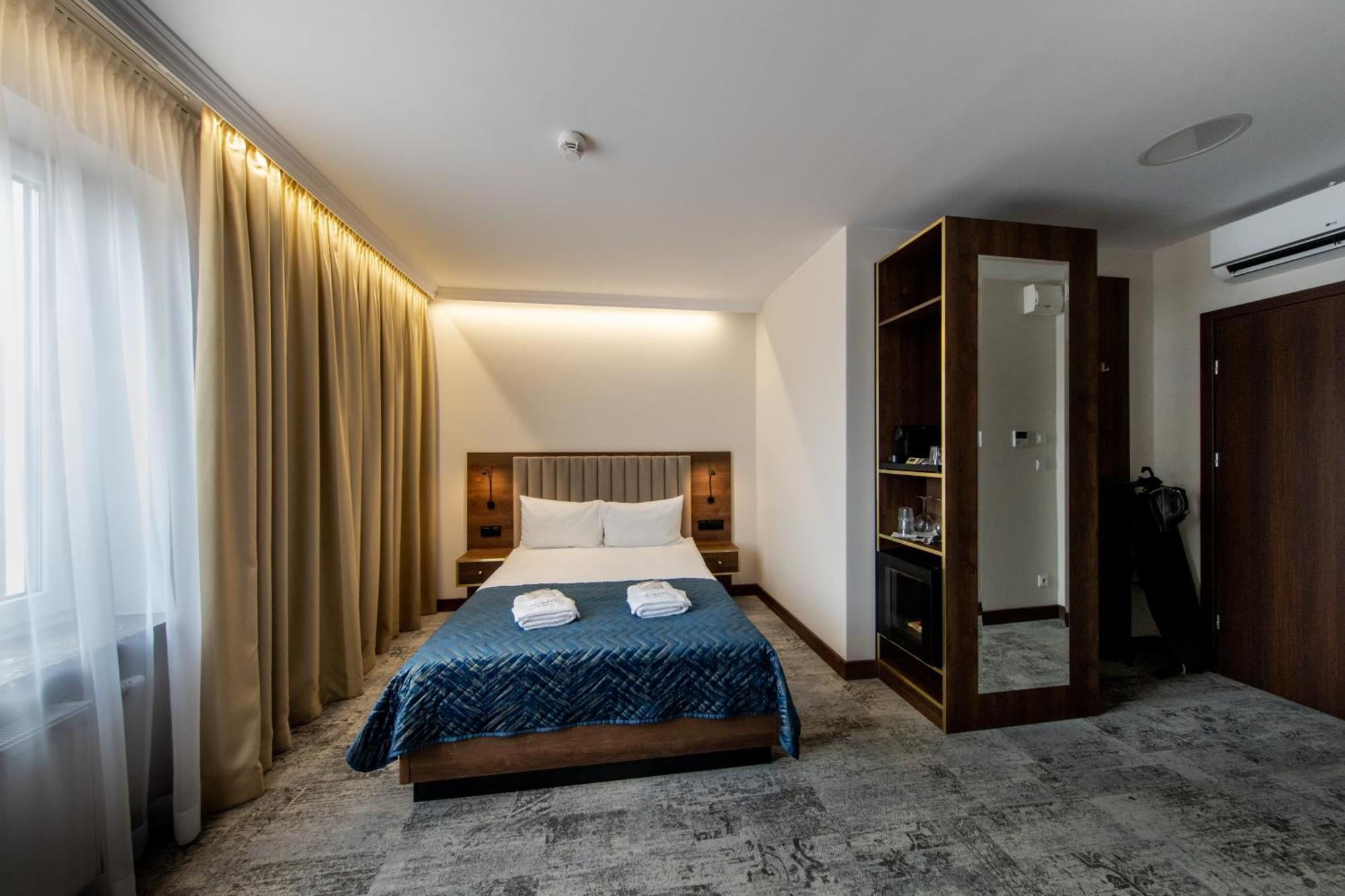 Sleep&Fly Okecie Warsaw Airport B&B 외부 사진