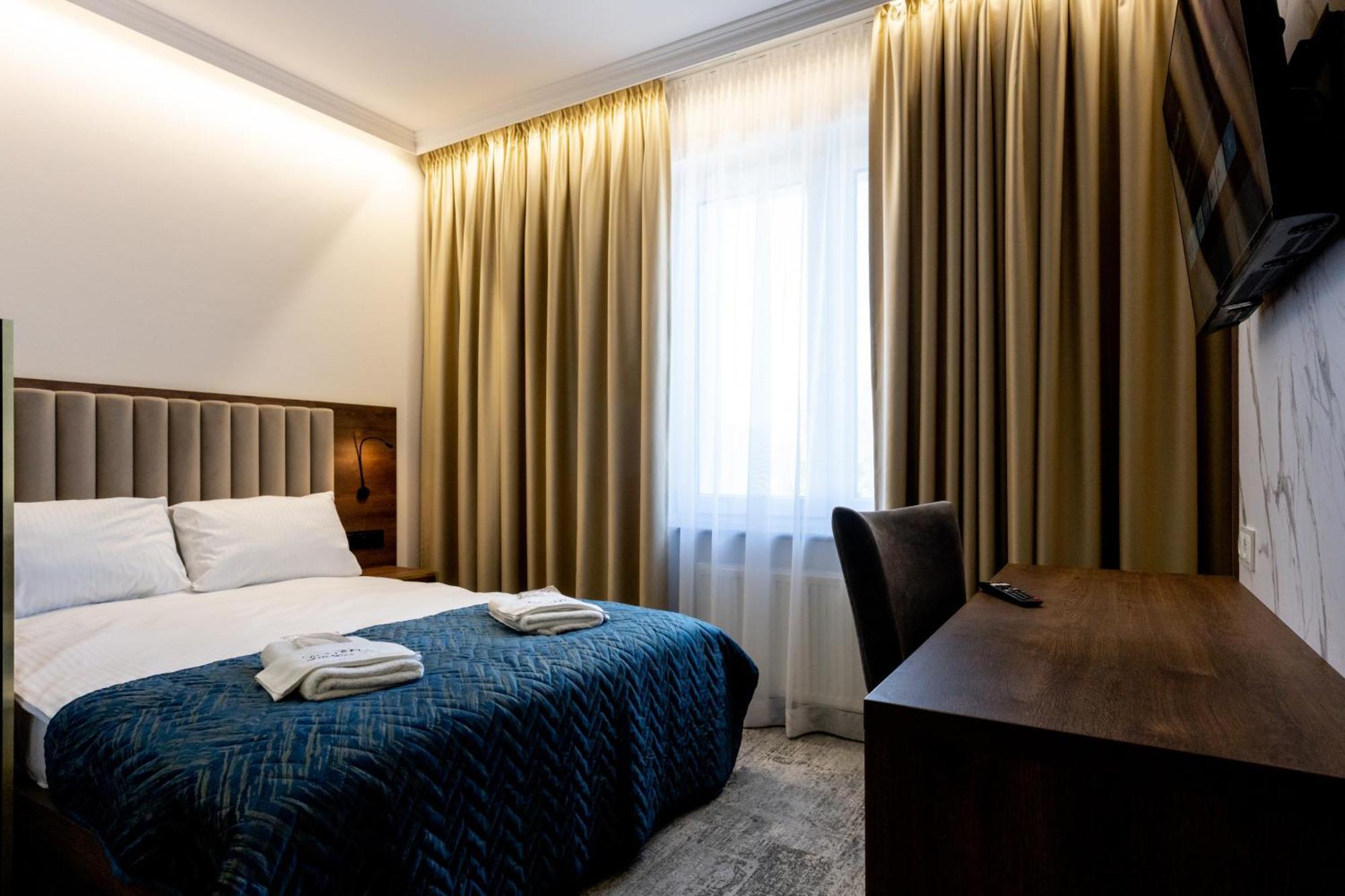 Sleep&Fly Okecie Warsaw Airport B&B 외부 사진
