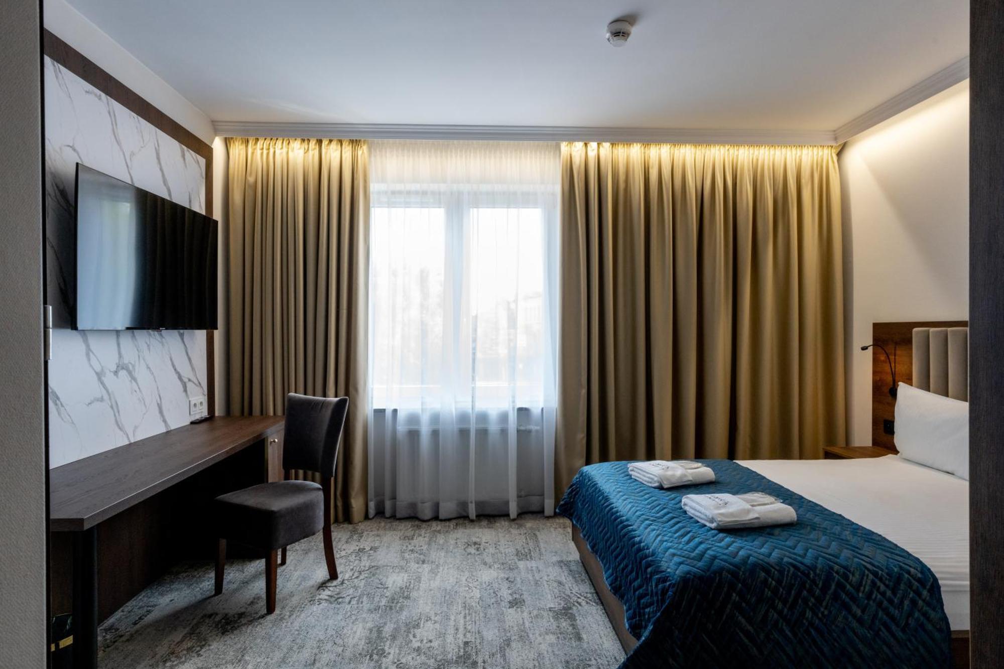 Sleep&Fly Okecie Warsaw Airport B&B 외부 사진